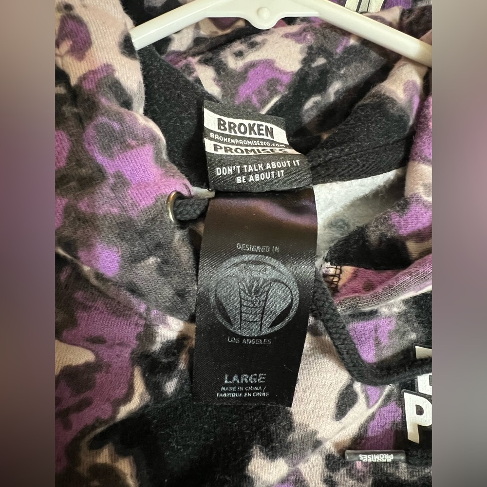Broken promises sweatshirt - Picture 5 of 5